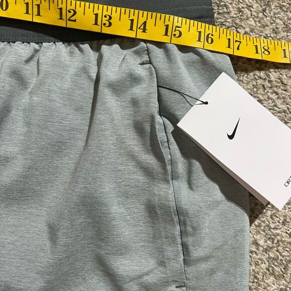 Nike Men's Athletic Shorts in Light Gray - Picture 6 of 7